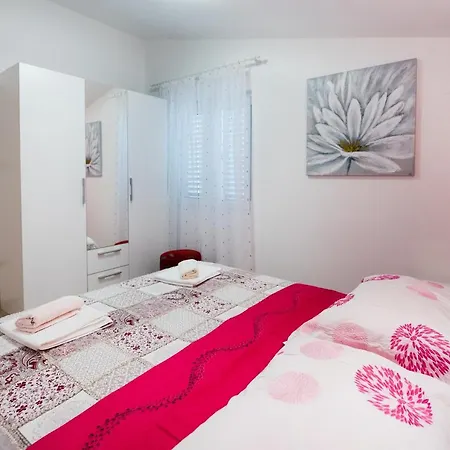 Care Apartment *