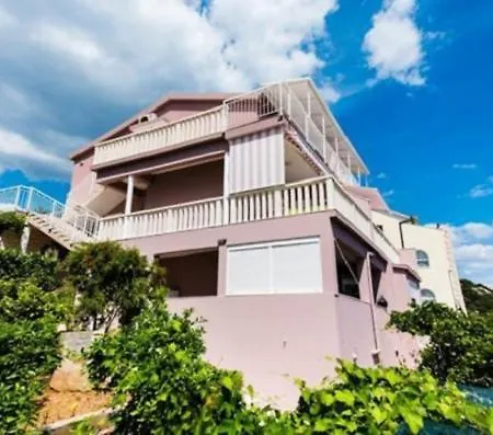 Care Appartement *